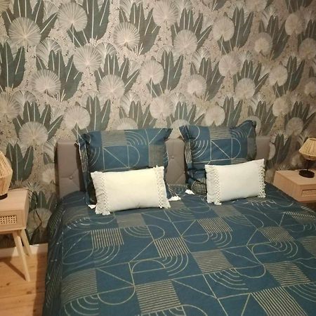 Chambre D'Hote Familiale De La Maison Bleue Lanvallay Ngoại thất bức ảnh