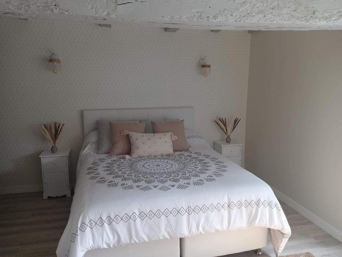 Chambre D'Hote Familiale De La Maison Bleue Lanvallay Ngoại thất bức ảnh