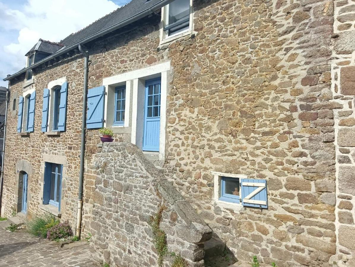 Chambre D'Hote Familiale De La Maison Bleue Lanvallay Ngoại thất bức ảnh