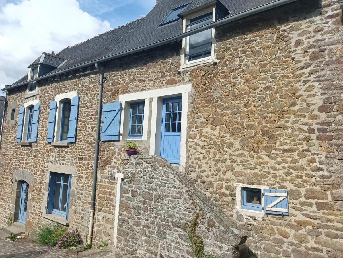 Chambre D'Hote Familiale De La Maison Bleue Lanvallay Ngoại thất bức ảnh