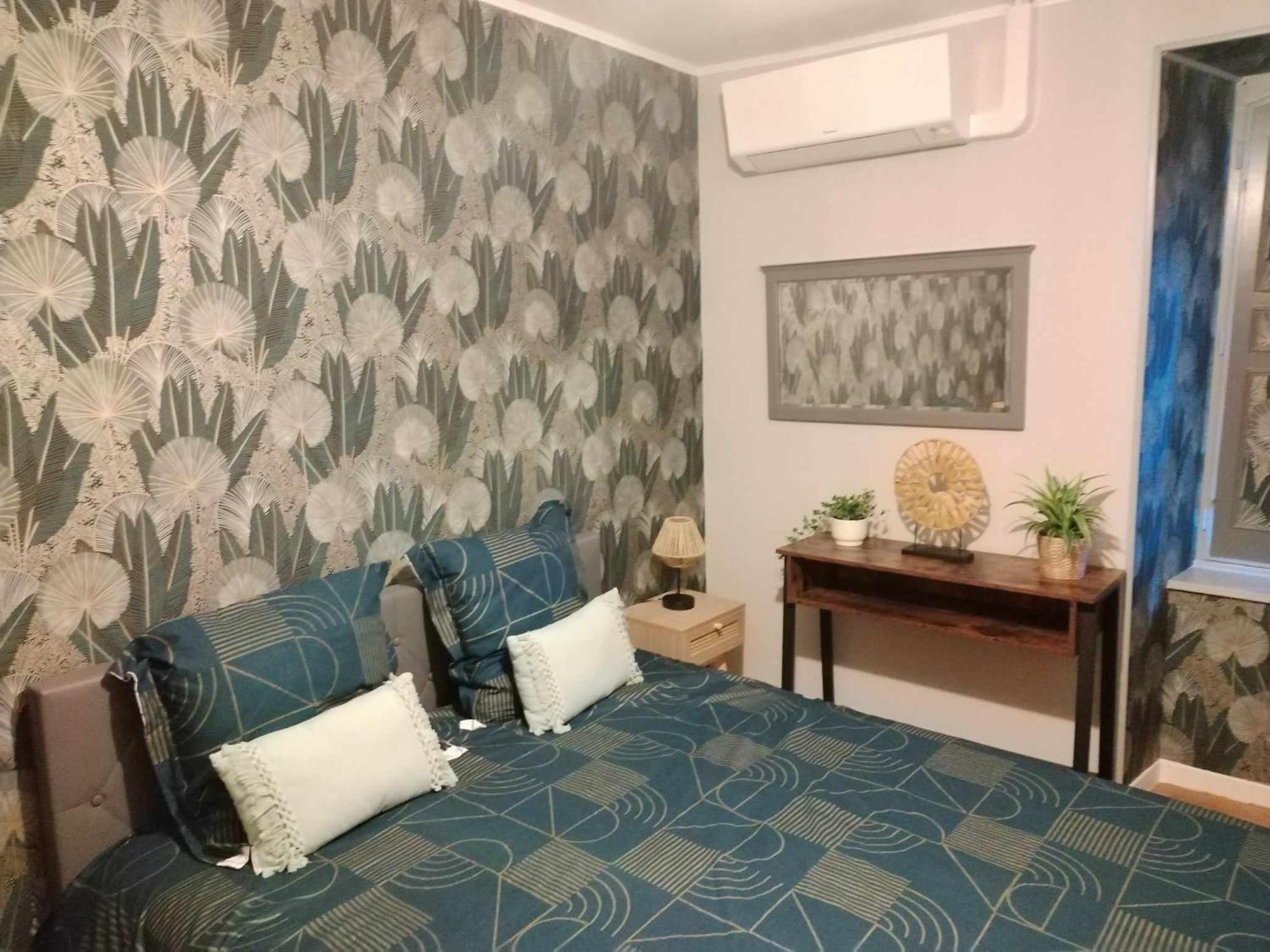Chambre D'Hote Familiale De La Maison Bleue Lanvallay Ngoại thất bức ảnh